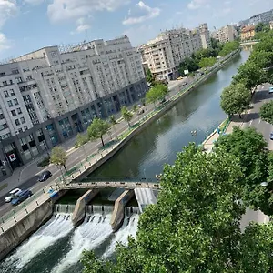Old Town River View 123 Bucharest